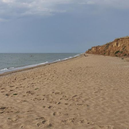 Guest House Santin Chornomorsk Buitenkant foto