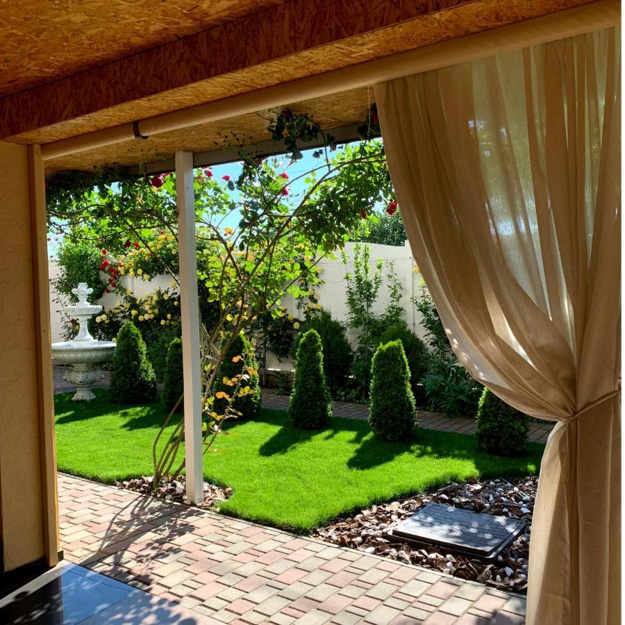Guest House Santin Chornomorsk Buitenkant foto
