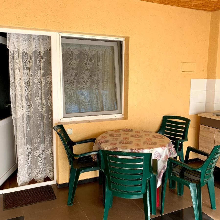 Guest House Santin Chornomorsk Buitenkant foto