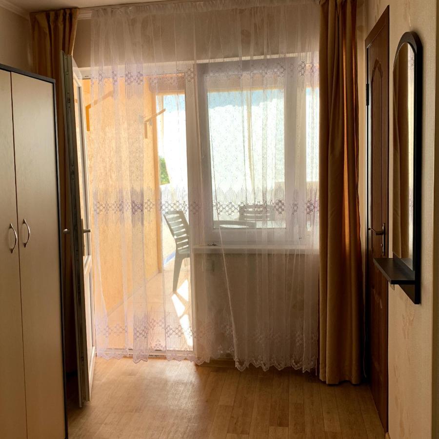 Guest House Santin Chornomorsk Buitenkant foto