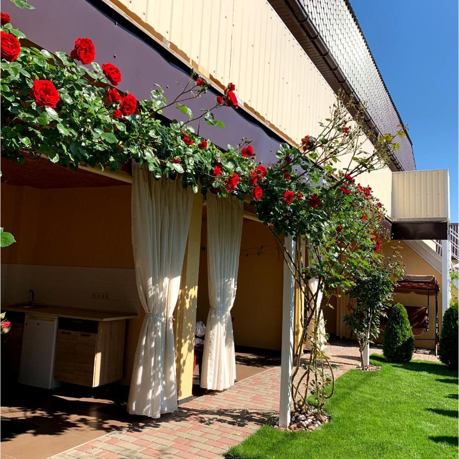 Guest House Santin Chornomorsk Buitenkant foto