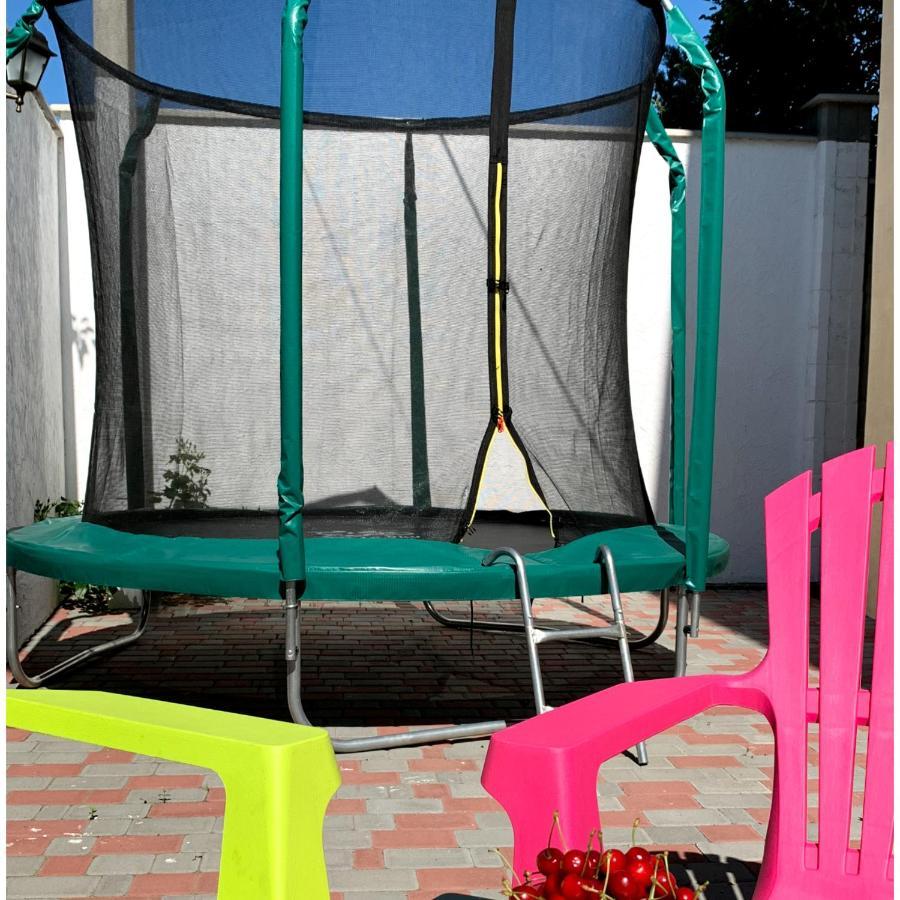 Guest House Santin Chornomorsk Buitenkant foto