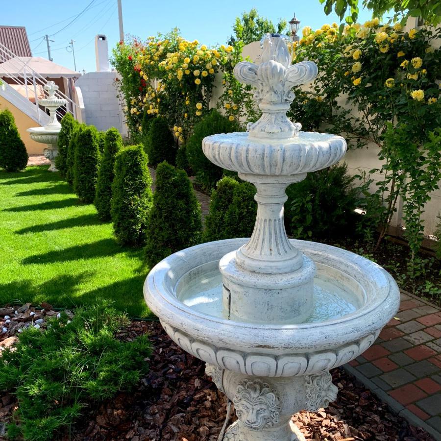 Guest House Santin Chornomorsk Buitenkant foto