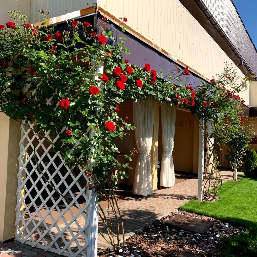 Guest House Santin Chornomorsk Buitenkant foto