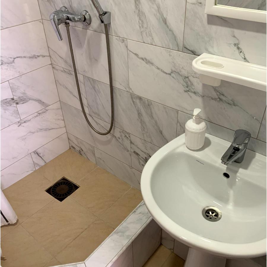 Guest House Santin Chornomorsk Buitenkant foto