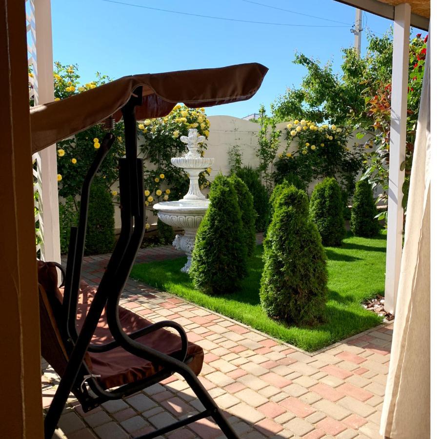 Guest House Santin Chornomorsk Buitenkant foto